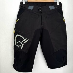 Norrona Fjora Flex Capri Shorts Black Gray Size Small Men’s Gore Tex Pockets